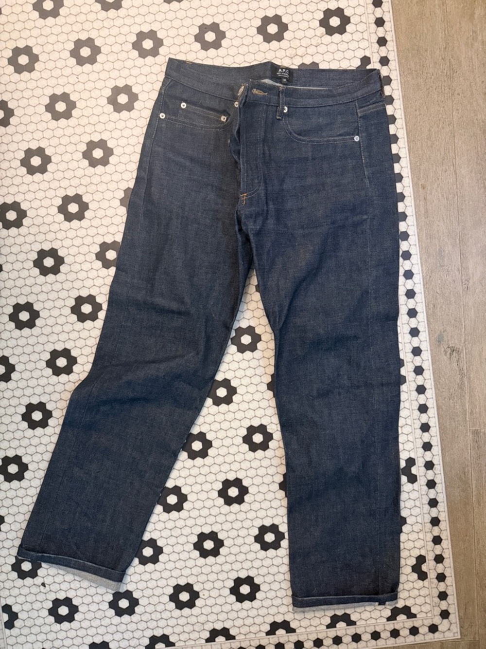 A.P.C. Men's Dark Indigo Straight Jeans - Picture 2 of 6